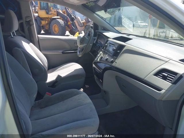39611177 :رقم المزاد ، 5TDKA3DC1CS014910 vin ، 2012 Toyota Sienna Le 8 Passenger مزاد بيع