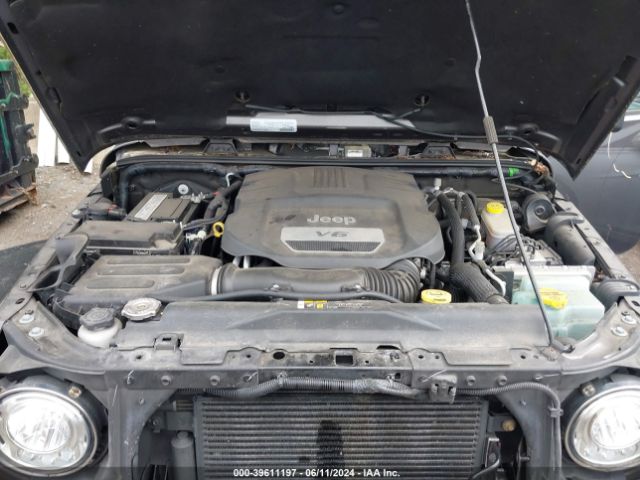 1C4HJWEG5JL927018 Jeep Wrangler Jk Unlimited Sahara 4x4
