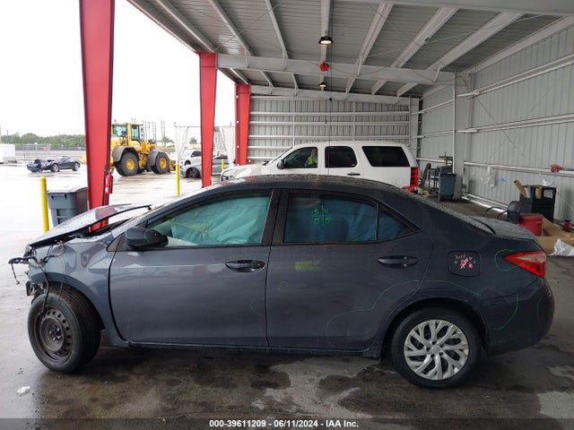Toyota COROLLA LE 2018 5YFBURHE2JP796579 Image 14