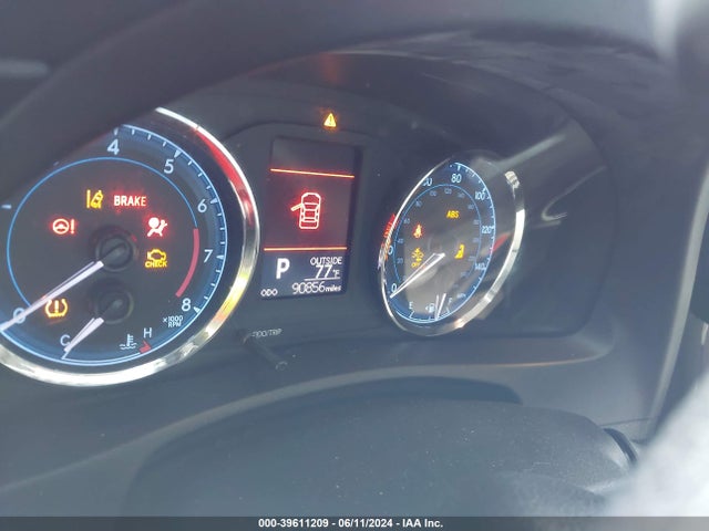 Toyota COROLLA LE 2018 5YFBURHE2JP796579 Image 7