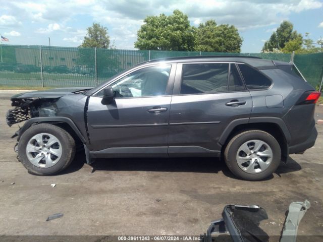 2T3F1RFV4LC138950 Toyota RAV4 LE