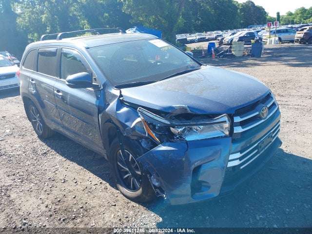 2018 5TDJZRFH2JS860461 main image