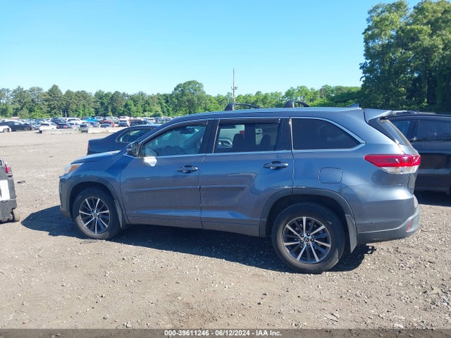 Toyota Highlander Xle 2018 5TDJZRFH2JS860461 Image 14