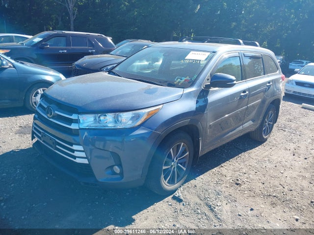 Toyota Highlander Xle 2018 5TDJZRFH2JS860461 Image 2