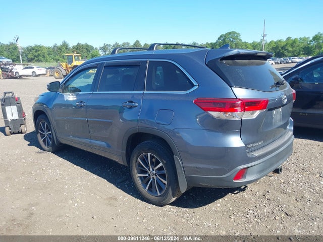 Toyota Highlander Xle 2018 5TDJZRFH2JS860461 Image 3