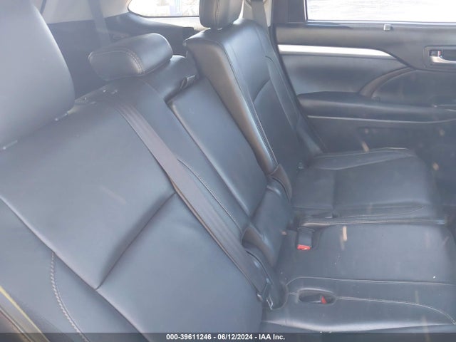 Toyota Highlander Xle 2018 5TDJZRFH2JS860461 Image 8