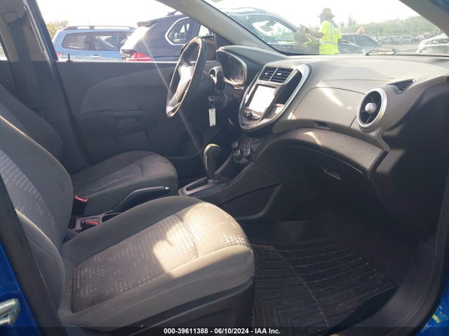 Chevrolet Sonic Ls Auto 2017 1G1JB5SHXH4159720 Image 5