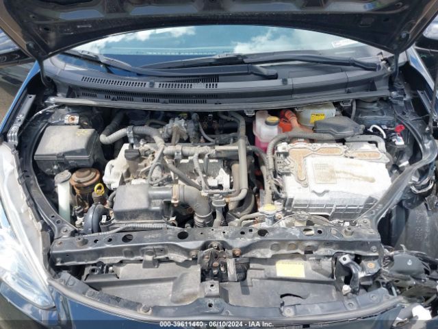 JTDKDTB30F1576132 Toyota Prius C One