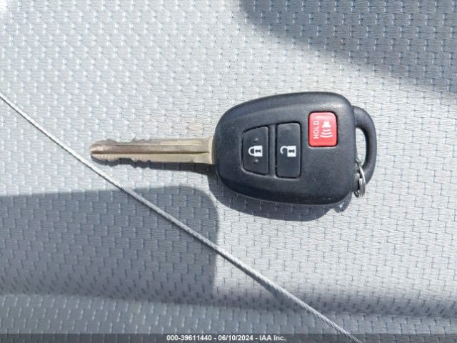 JTDKDTB30F1576132 Toyota Prius C One