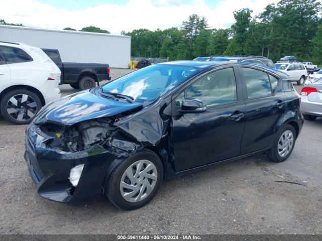 JTDKDTB30F1576132 Toyota Prius C One
