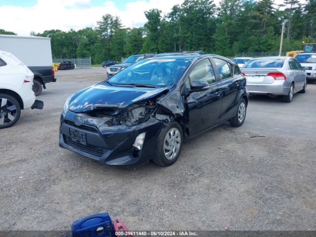 JTDKDTB30F1576132 Toyota Prius C One