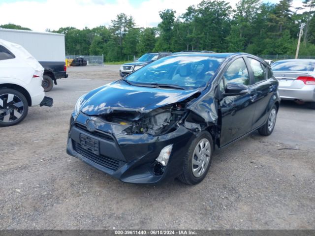 JTDKDTB30F1576132 Toyota Prius C One