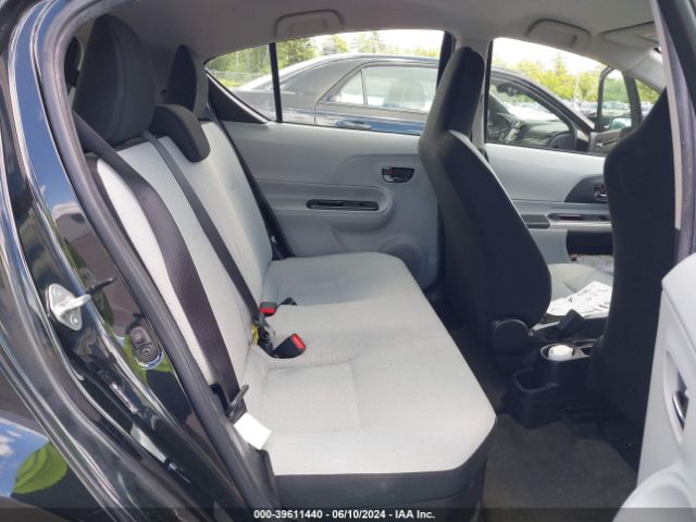 JTDKDTB30F1576132 Toyota Prius C One