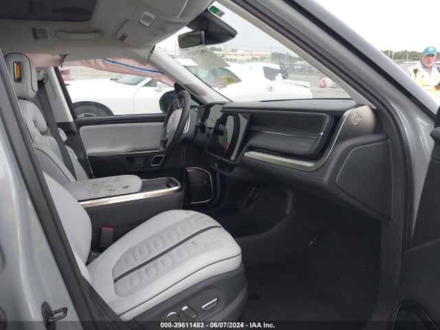 Rivian R1s Launch Edition 2023 7PDSGABL8PN006734 Image 5