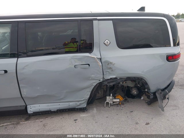 Rivian R1s Launch Edition 2023 7PDSGABL8PN006734 Image 6