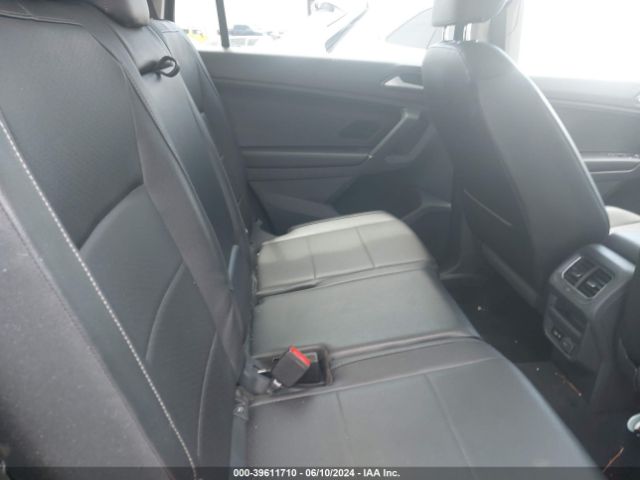 3VV3B7AX9JM020758 Volkswagen Tiguan 2.0t Se/2.0t Sel