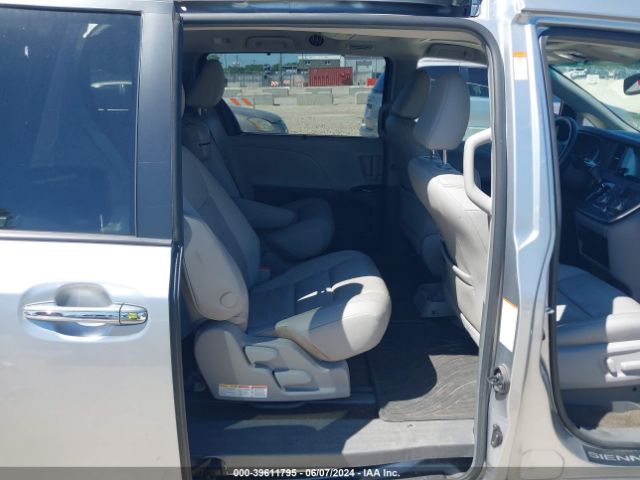 5TDYZ3DCXHS772710 Toyota Sienna Xle Premium 8 Passenger