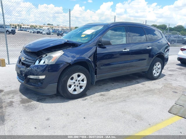 Chevrolet Traverse Ls 2015 1GNKRFED9FJ188279 Image 2