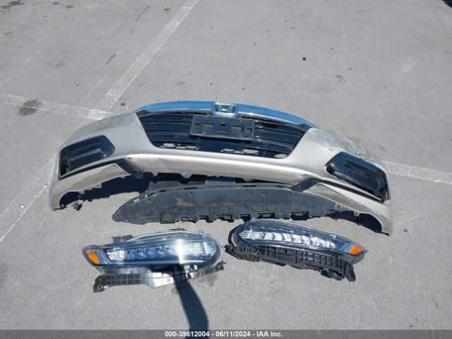 1HGCV2F95JA016188 Honda Accord Touring 2.0t