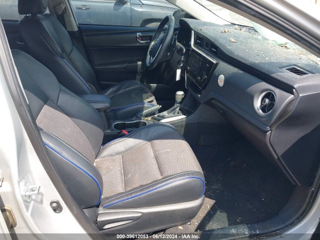 Toyota COROLLA SE 2017 5YFBURHE9HP631218 Image 5