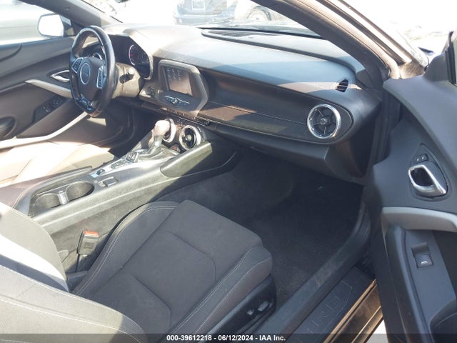 Chevrolet Camaro 1lt 2017 1G1FB1RX1H0105516 Image 5