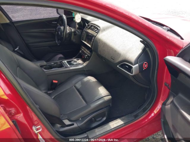SAJAD4BG8HA974651 Jaguar Xe 25t Premium
