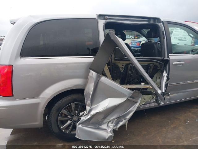 2C4RC1HG8FR710946 Chrysler Town & Country S
