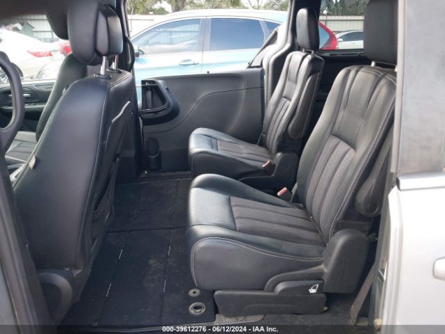 2C4RC1HG8FR710946 Chrysler Town & Country S