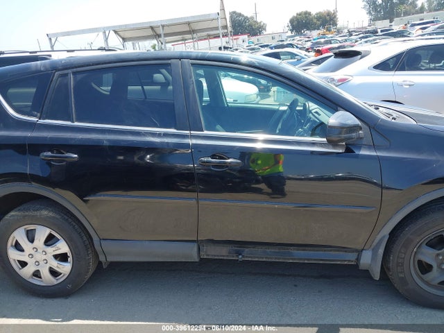 Toyota RAV4 LE 2018 2T3ZFREV5JW429968 Image 13