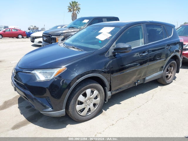 Toyota RAV4 LE 2018 2T3ZFREV5JW429968 Image 2