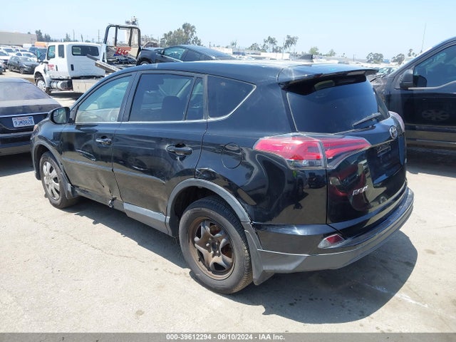 Toyota RAV4 LE 2018 2T3ZFREV5JW429968 Image 3