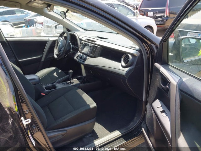 Toyota RAV4 LE 2018 2T3ZFREV5JW429968 Image 5