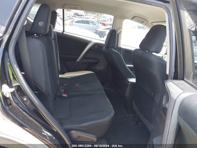 Toyota RAV4 LE 2018 2T3ZFREV5JW429968 Image 8