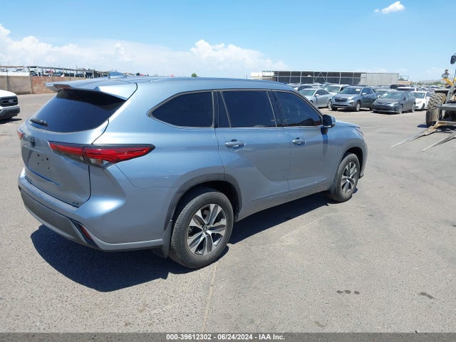 Toyota Highlander Xle 2021 5TDHZRAHXMS033124 Image 4