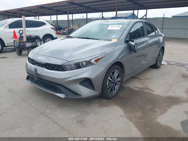 KIA Forte Lxs 2023 3KPF24AD4PE666406 Image 2