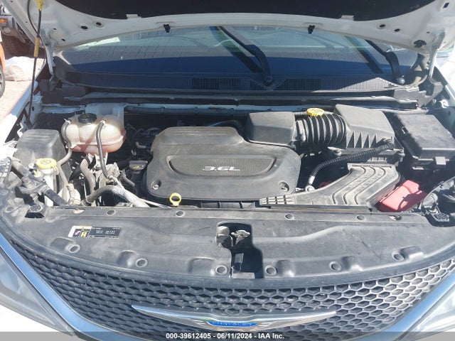 2C4RC1BG2KR550856 Chrysler Pacifica Touring L