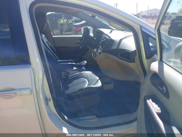 2C4RC1BG2KR550856 Chrysler Pacifica Touring L
