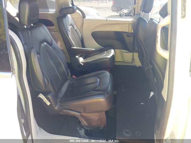 2C4RC1BG2KR550856 Chrysler Pacifica Touring L