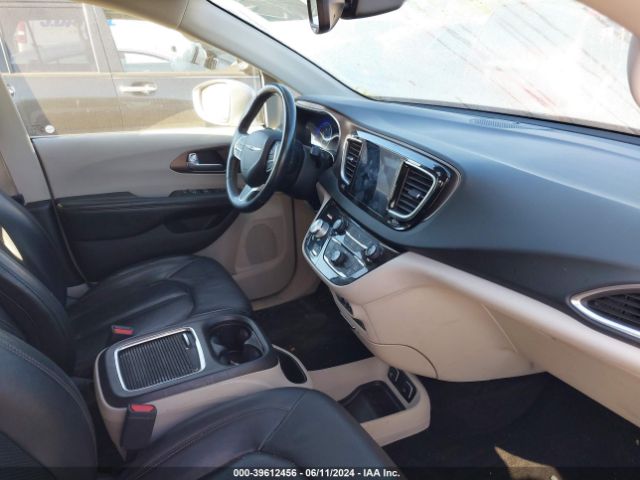 2C4RC1EG3KR506733 Chrysler Pacifica Touring L Plus