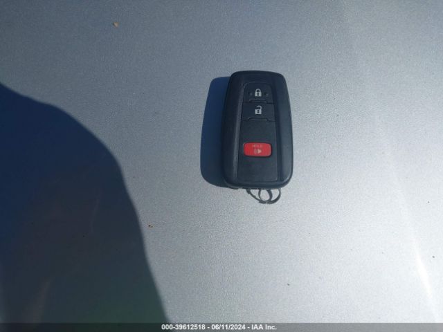 NMTKHMBX3JR029069 Toyota C-hr Xle Premium