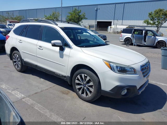 Subaru Outback 2.5i Limited 2015 4S4BSAJC3F3243306 Image 1