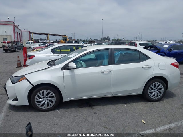Toyota COROLLA LE 2018 5YFBURHEXJP800698 Image 14