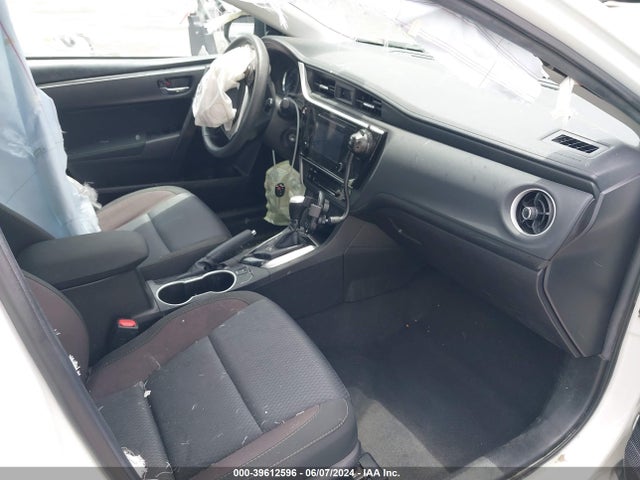 Toyota COROLLA LE 2018 5YFBURHEXJP800698 Image 5
