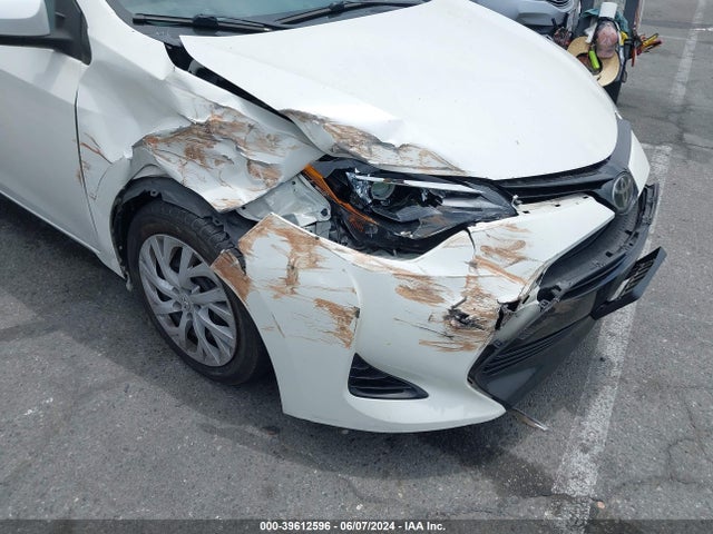 Toyota COROLLA LE 2018 5YFBURHEXJP800698 Image 6