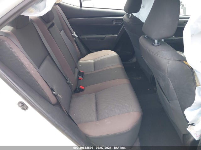 Toyota COROLLA LE 2018 5YFBURHEXJP800698 Image 8