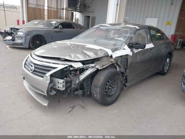 Nissan Altima 2.5 S 2014 1N4AL3AP3EC299438 Image 2