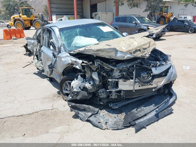 Toyota CAMRY LE 2020 4T1C11AK5LU306233 главное изображение