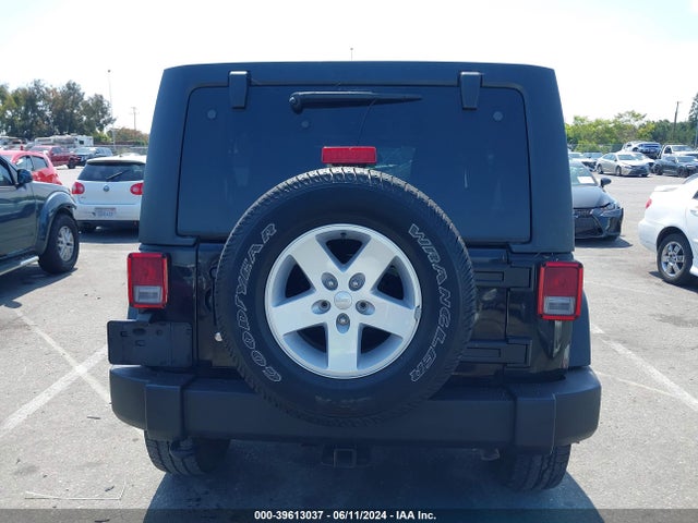1C4BJWDGXHL733716 Jeep Wrangler Unlimited Sport 4x4