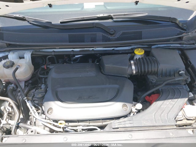 2C4RC1CG1PR516431 Chrysler Voyager Lx