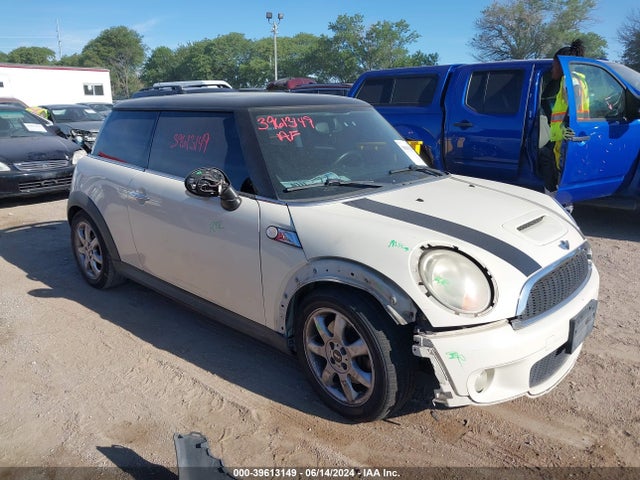 2010 MINI COOPER S WMWMF7C50ATW88465 Photo 0